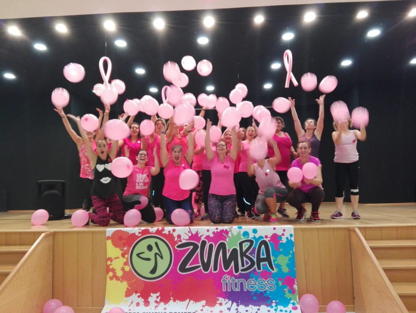 ZUMBA AL FPA RECOLZANT LA LLUITA DE LES DONES CONTRA EL CÀNCER DE MAMA 26-10-2018